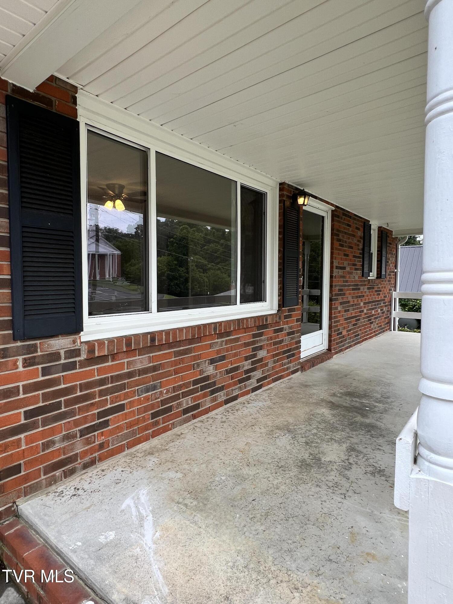 Property Photo:  318 Cypress Street  TN 37645 