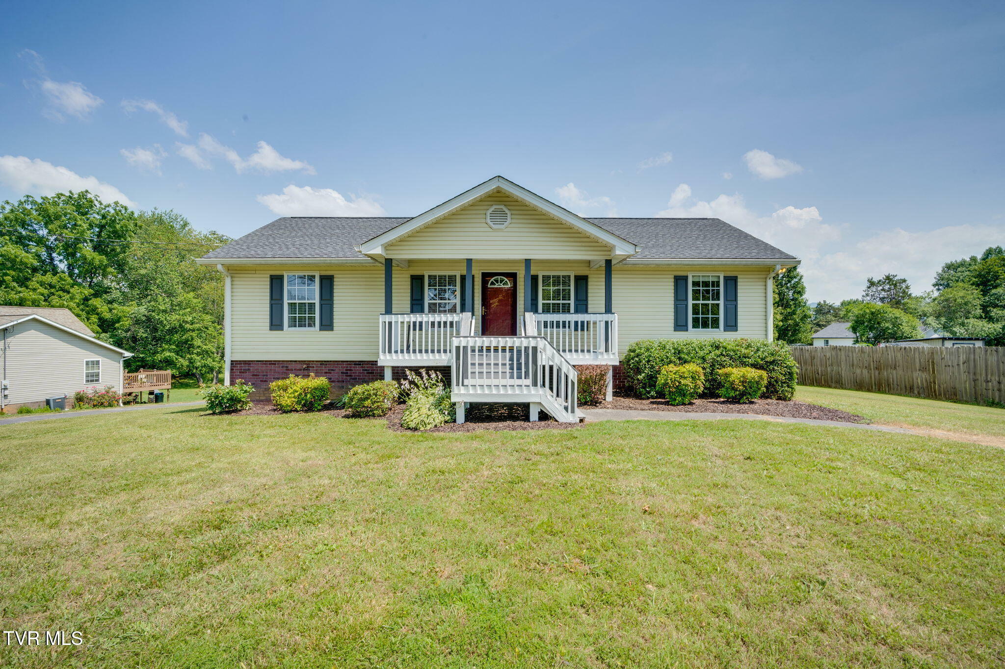 Property Photo: 3305 Mayfield Drive TN 37604
