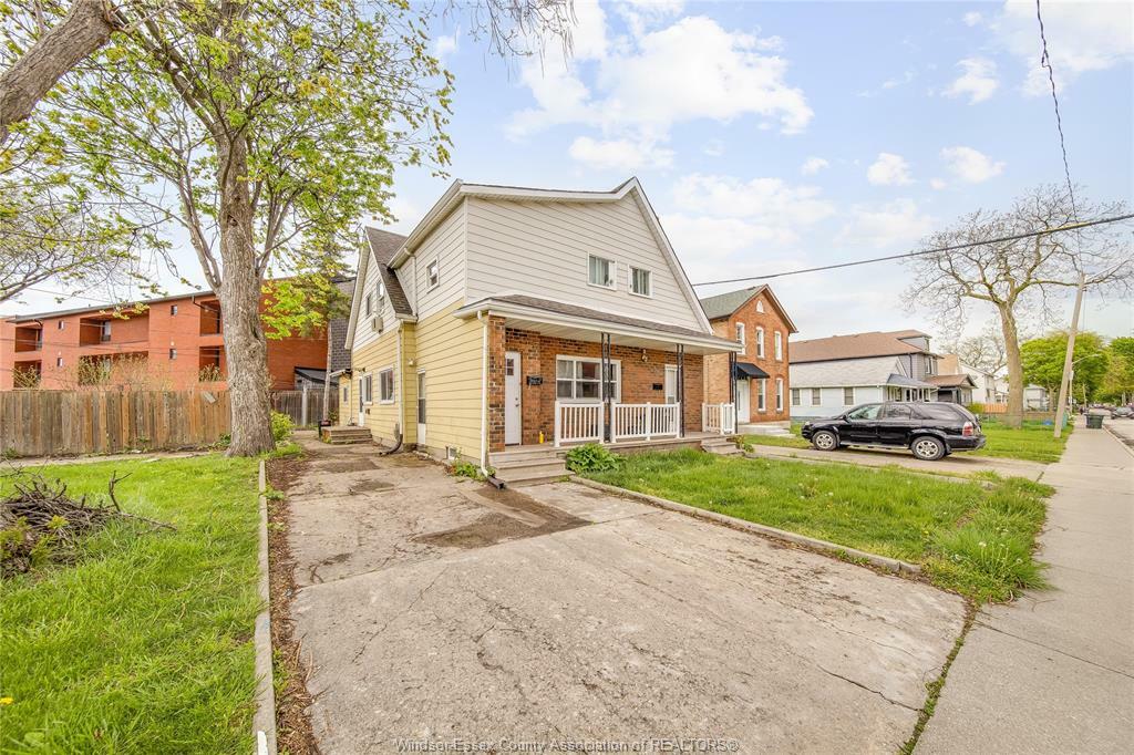Property Photo: 736 University Avenue ON N9A 2Z7