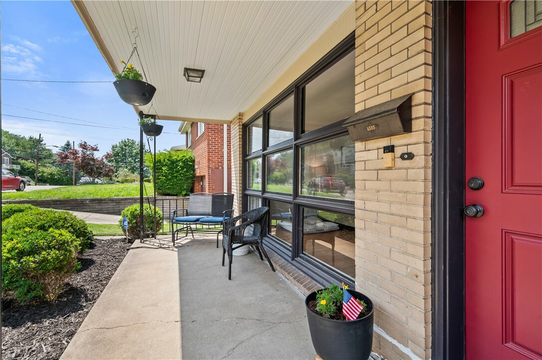 Property Photo: 6585 Rosemoor Street PA 15217