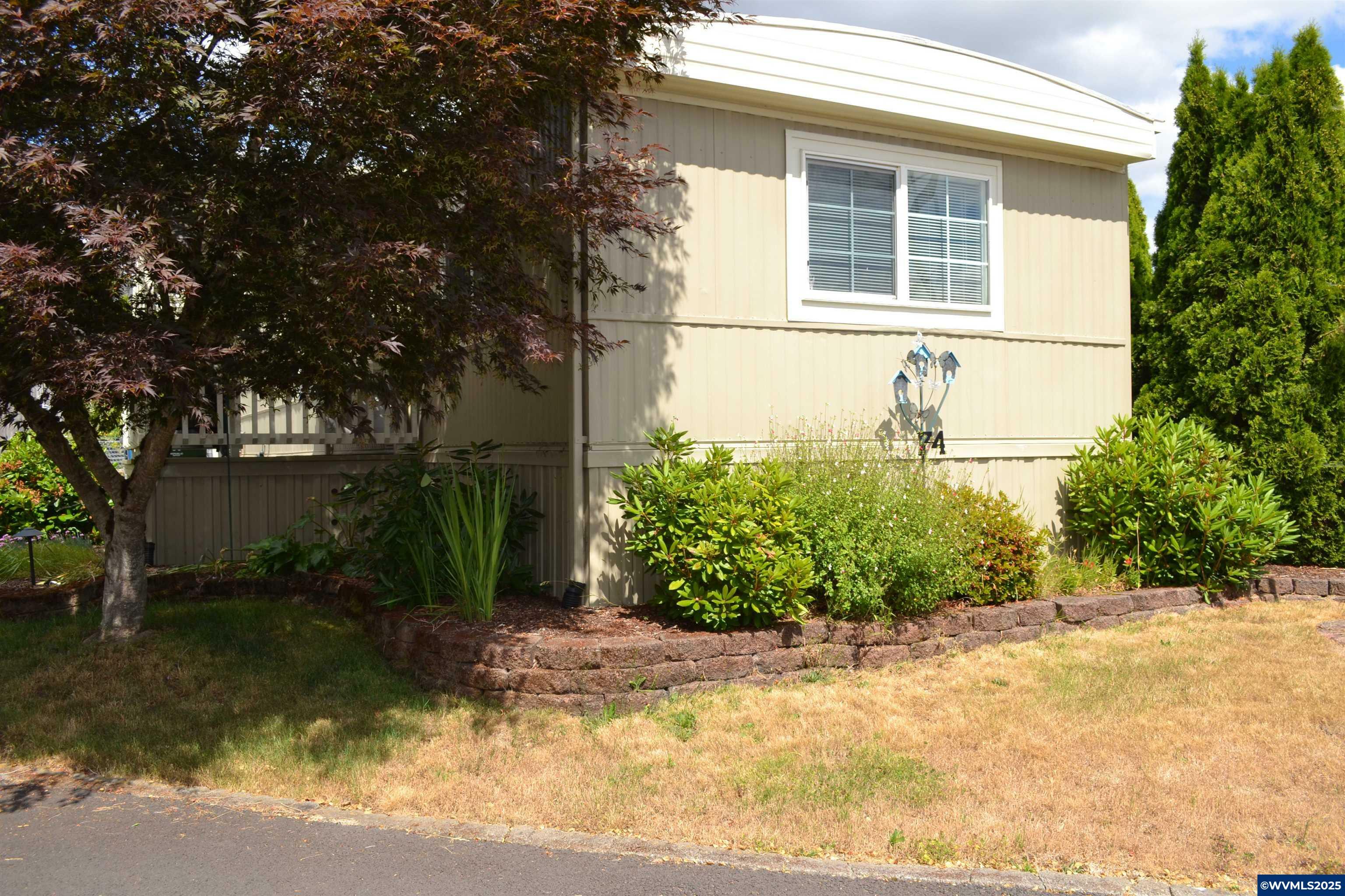 Property Photo: 340 NE Crest St 74 OR 97385