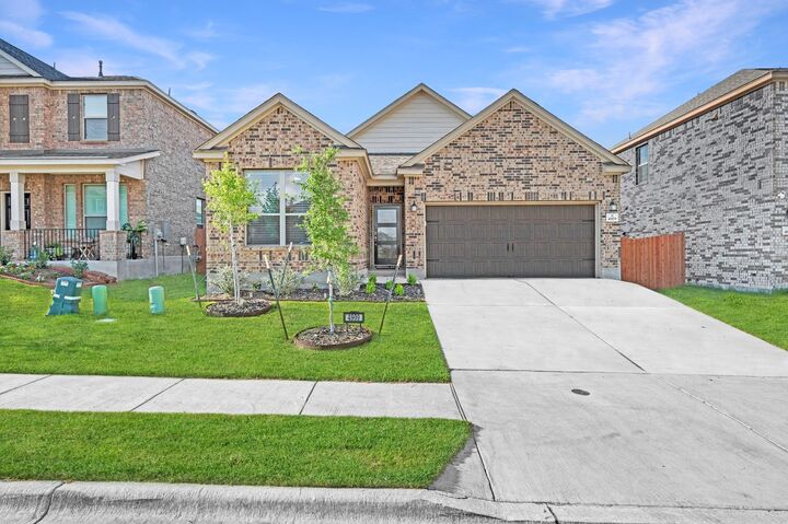 Property Photo: 4909 Teverola Drive TX 78665