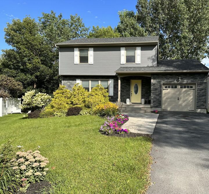 3 Spring Circle Circle  Plattsburgh NY 12901 photo