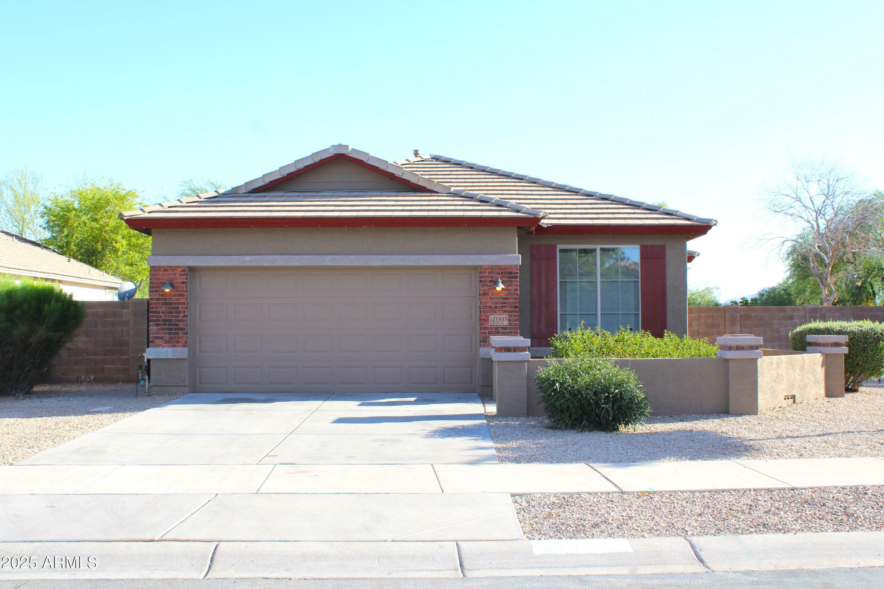 Property Photo:  21433 E Calle De Flores Court  AZ 85142 