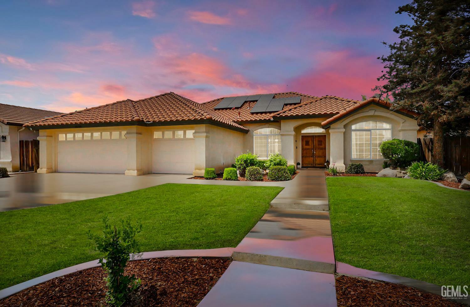Property Photo: 12710 Lanai Avenue CA 93312