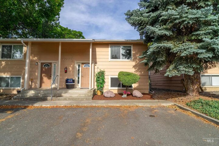 Property Photo:  3129 1/2 8th Street C A  ID 83501 