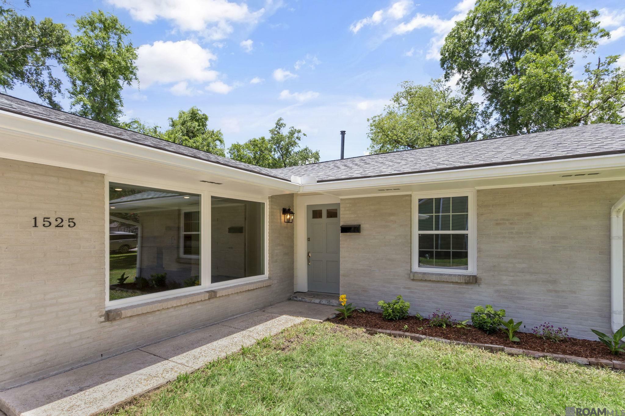Property Photo: 1525 Hood Ave LA 70808