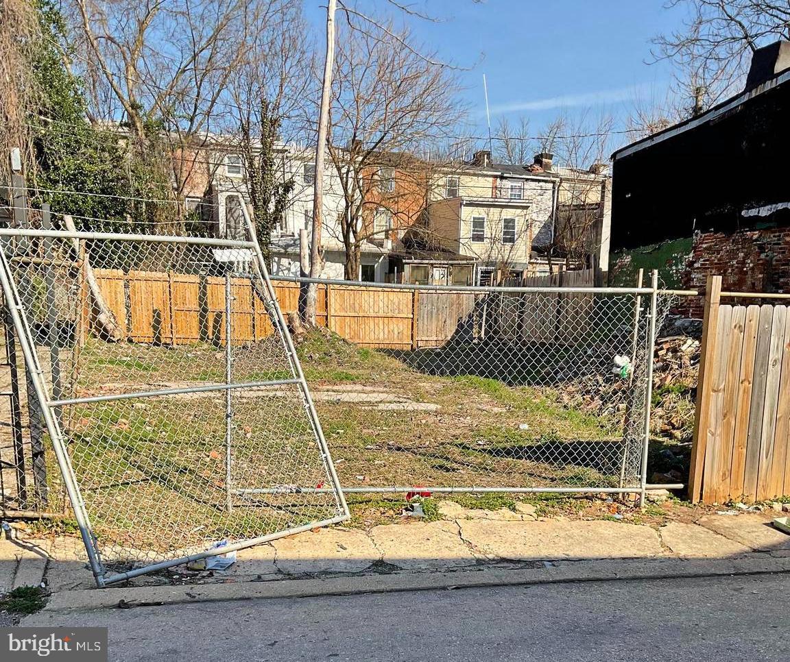 Property Photo: 39 S Stockton Street MD 21223