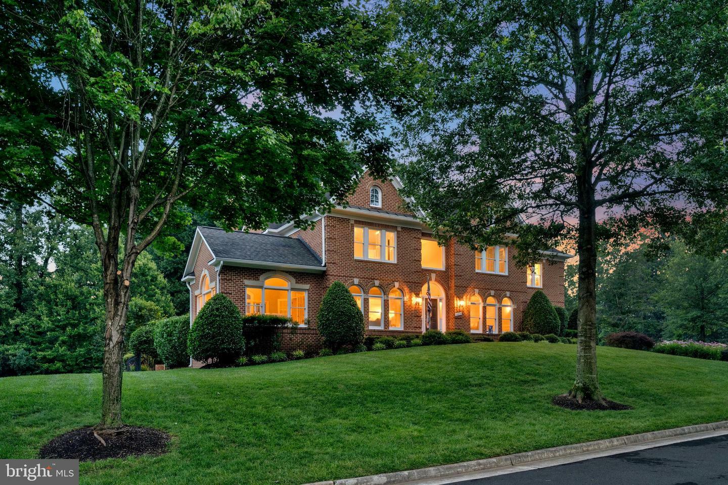 Property Photo:  3013 Rose Creek Court  VA 22124 