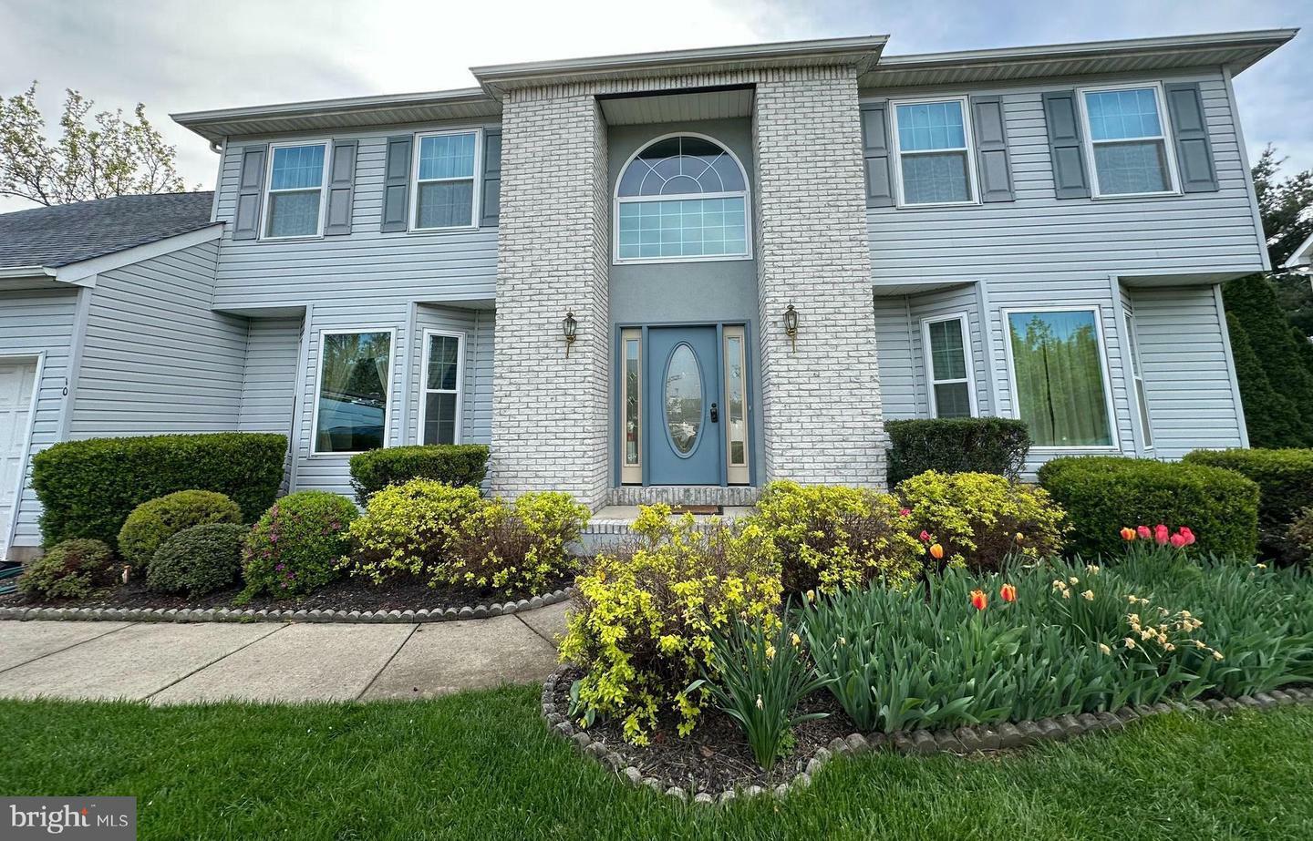 10 Erica Lynne Way  Hamilton NJ 08690 photo