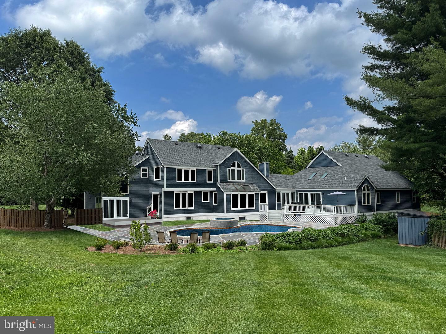 Property Photo:  10309 E Hunter Valley Road  VA 22181 
