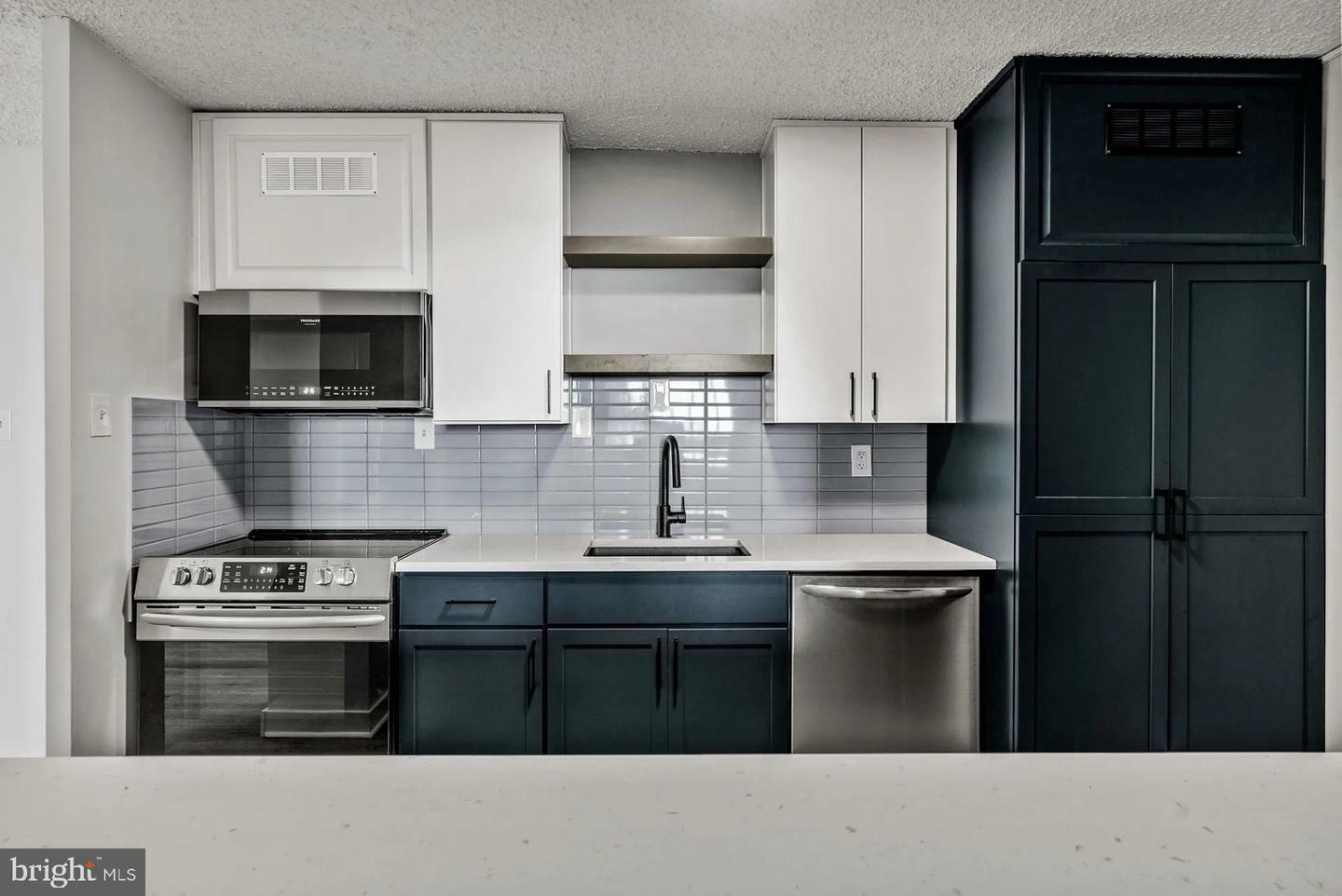Property Photo: 1500 Locust Street 1B-4307 PA 19102