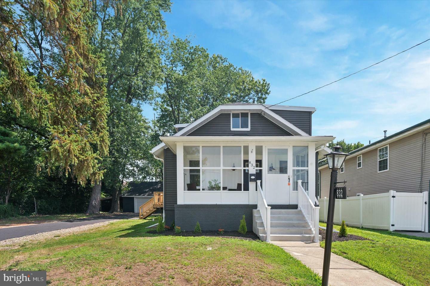 832 N Oakland Avenue  Runnemede NJ 08078 photo