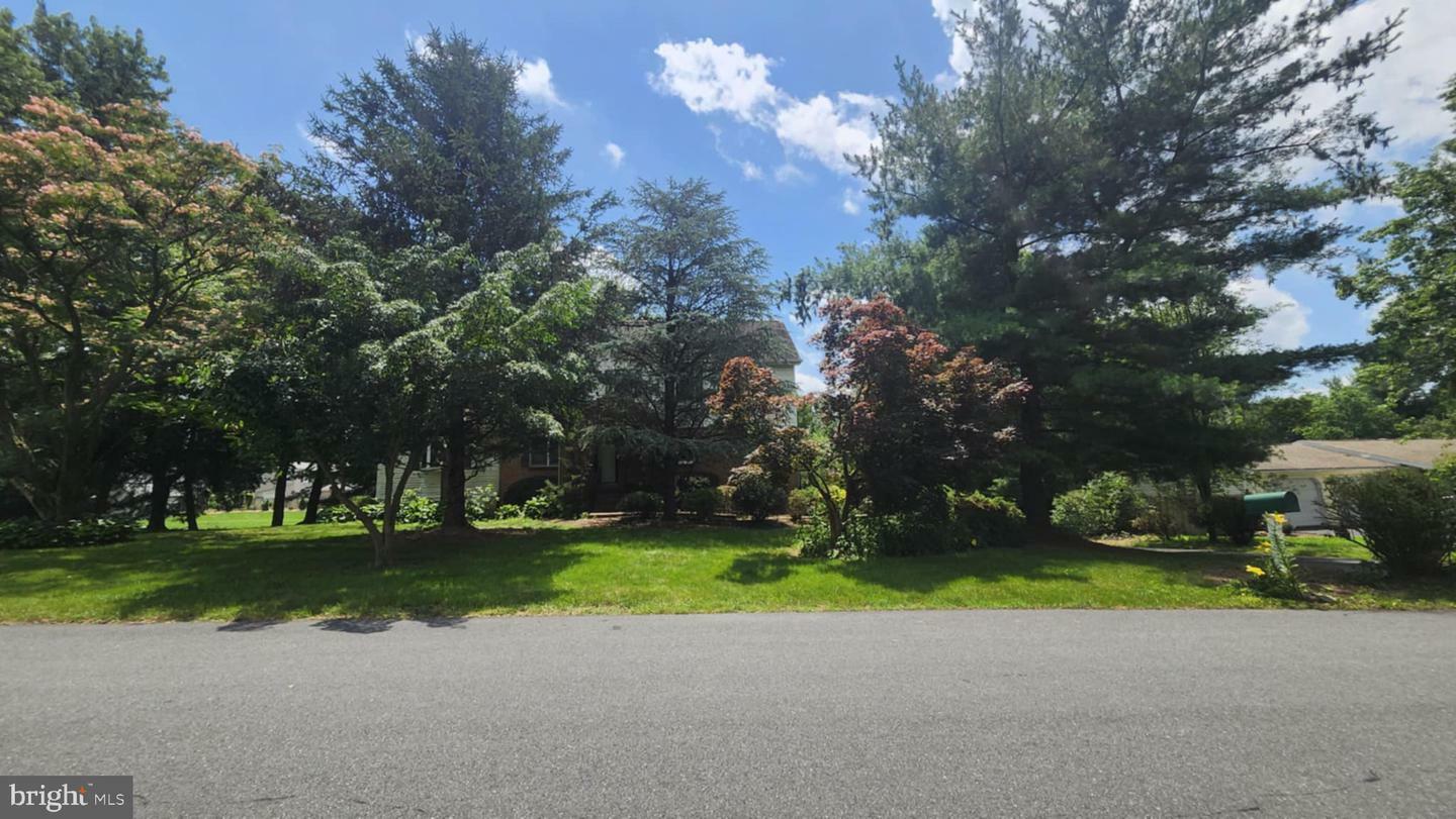 Property Photo:  13 Parkside Drive  PA 17036 