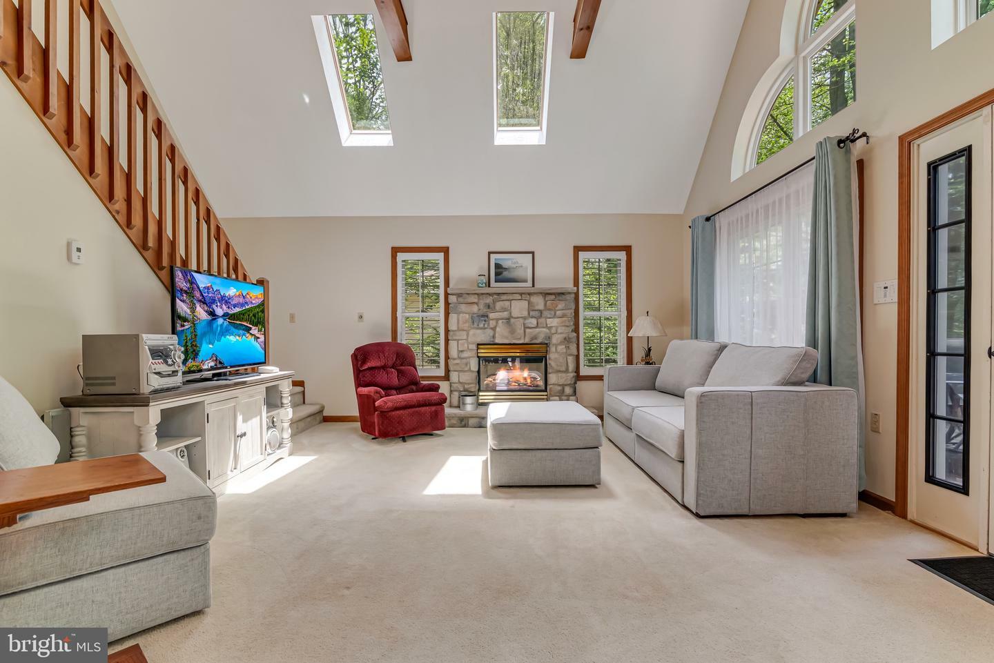 Property Photo: 132 Woodbury Drive PA 18610