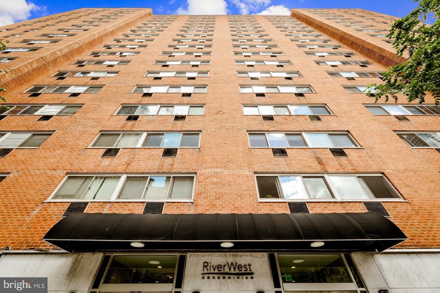 Property Photo: 2101 Chestnut Street 17 1809 PA 19103