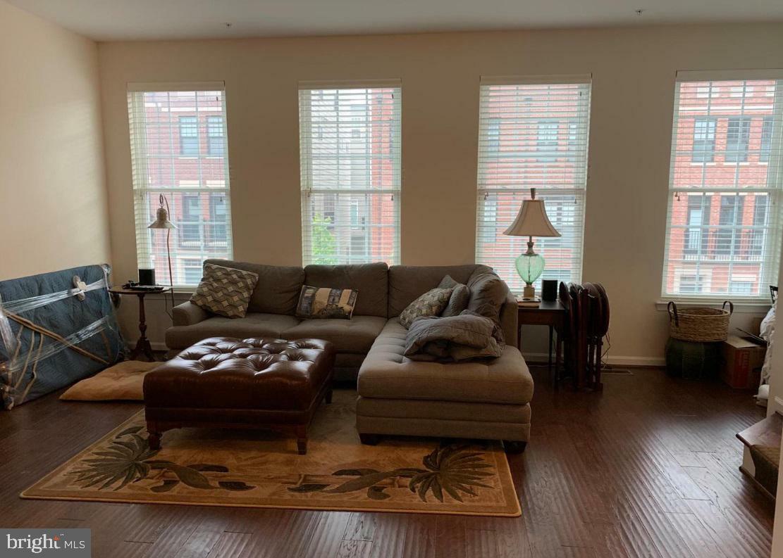 Property Photo:  246 Crescent Station Terrace SE  VA 20175 