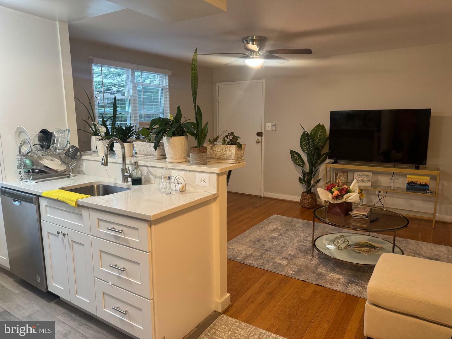 Property Photo:  131 S Courthouse Road 2  VA 22204 
