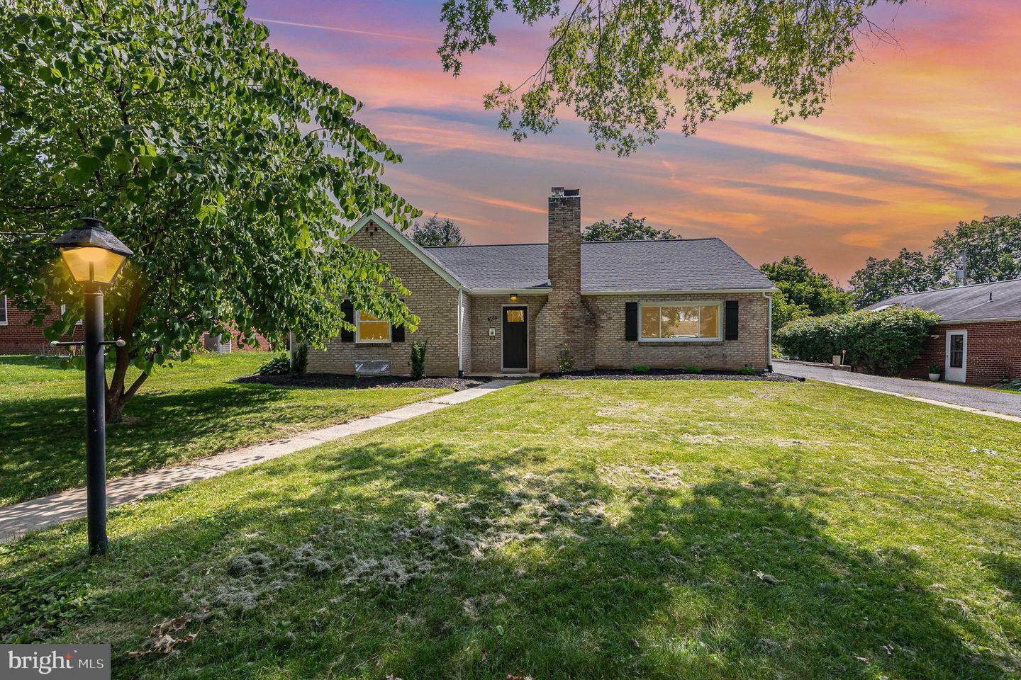 Property Photo: 302 S 31st Street PA 17109