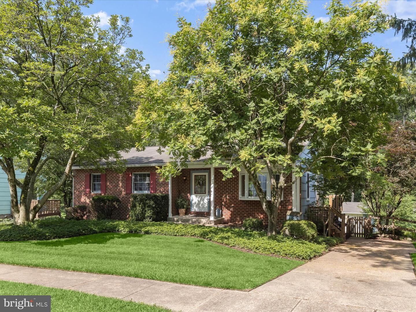 Property Photo: 1418 Gibsonwood Road MD 21228
