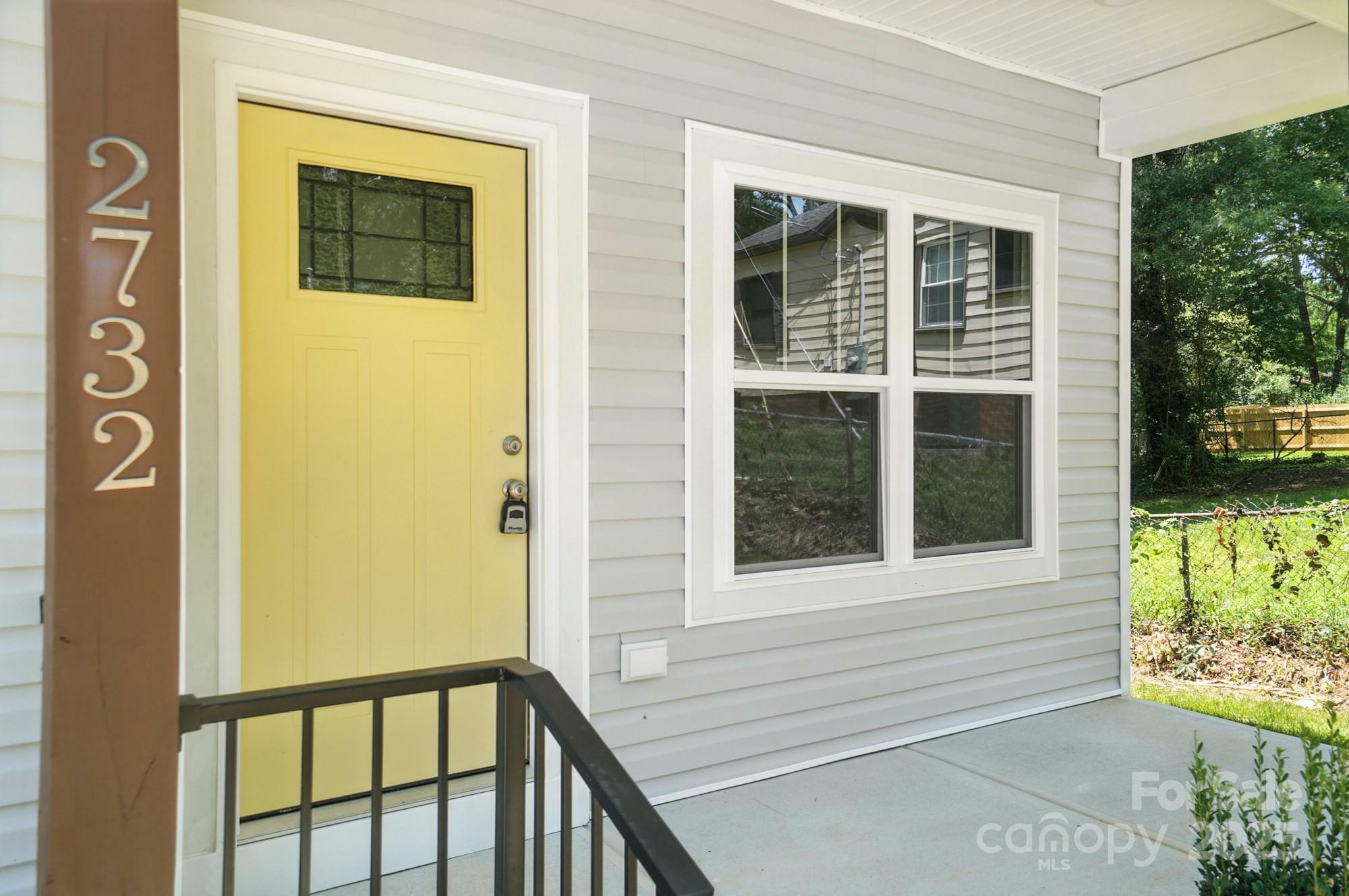 Property Photo:  2732 Mayfair Avenue  NC 28208 