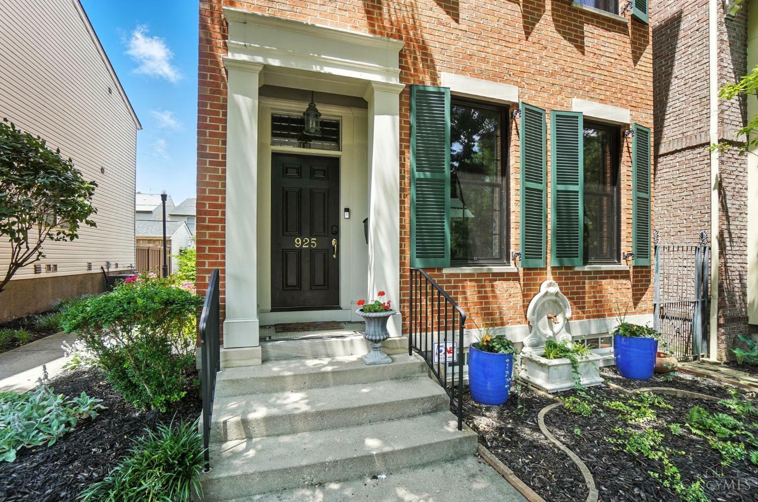 Property Photo: 925 Weninger Circle OH 45203