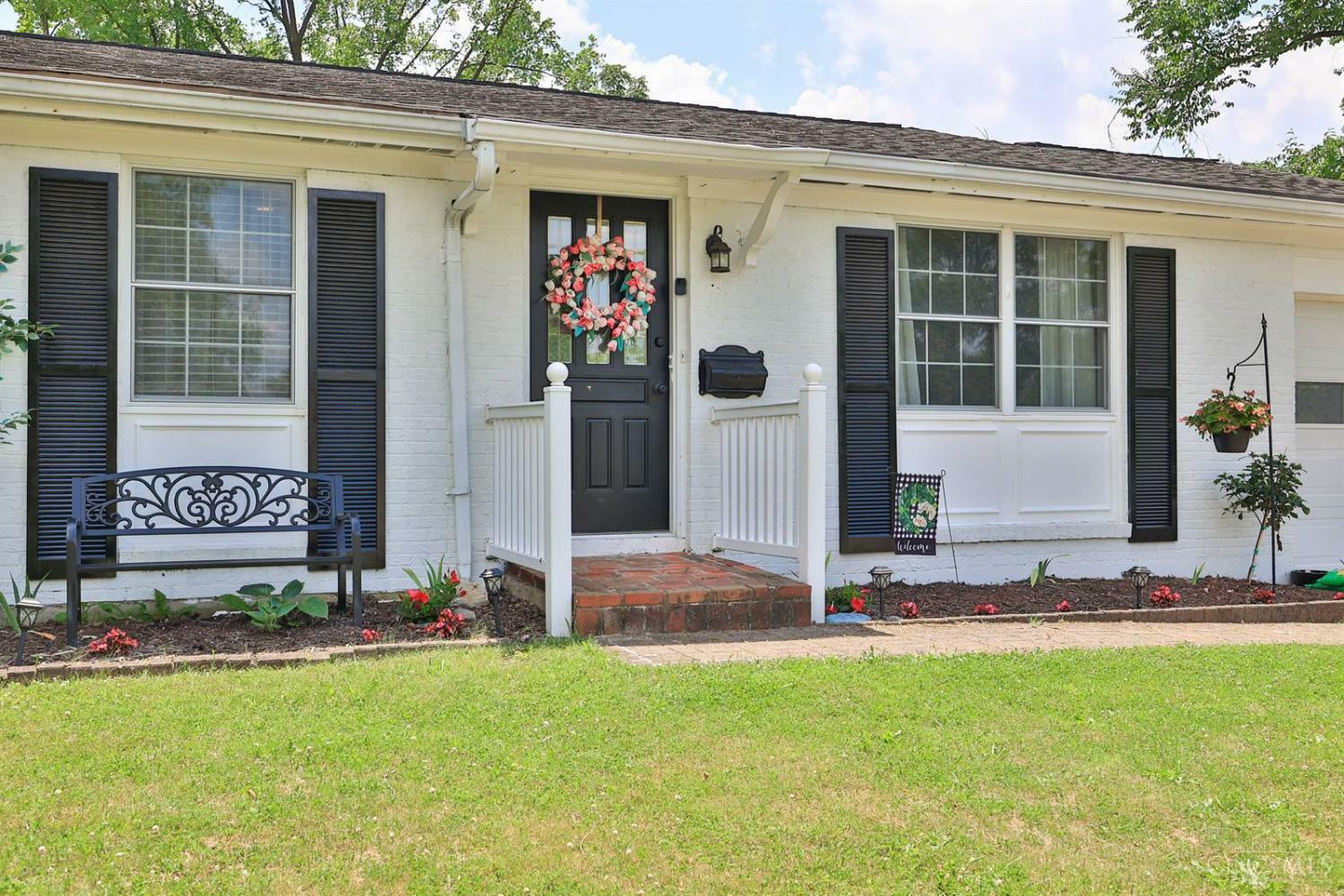 Property Photo: 1809 Lincrest Drive OH 45240