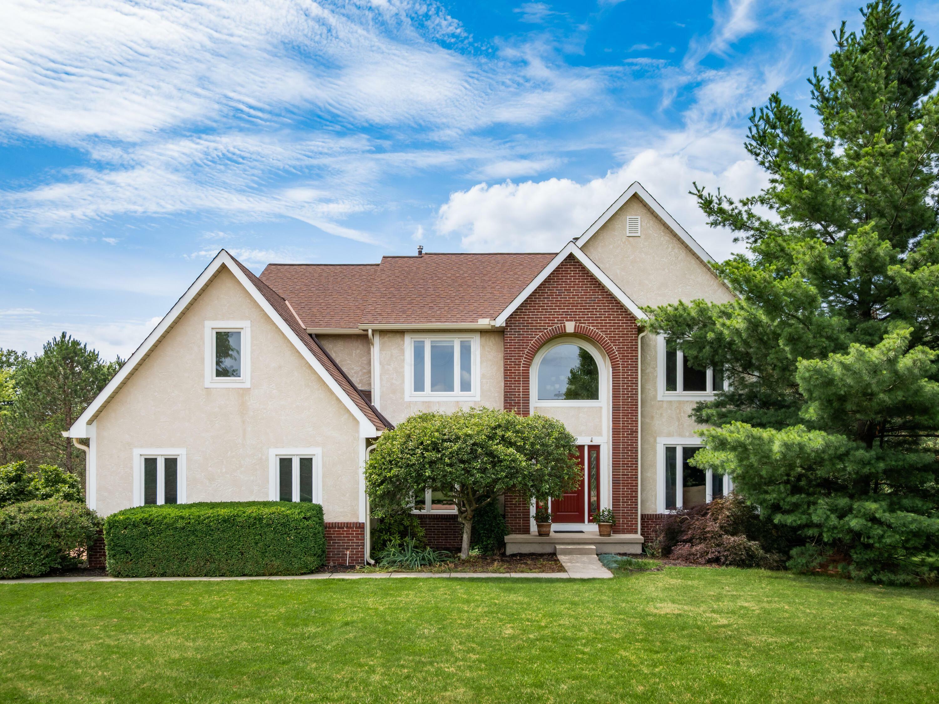 Property Photo: 16239 Hunters Run OH 43040