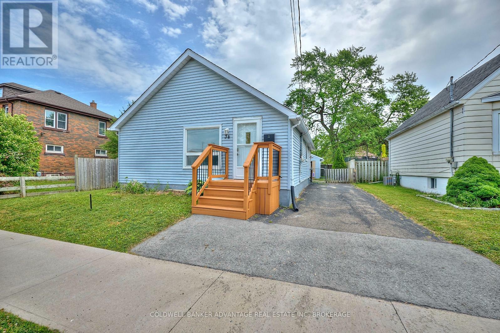 Property Photo:  34 Scholfield Avenue  ON L3B 1N5 
