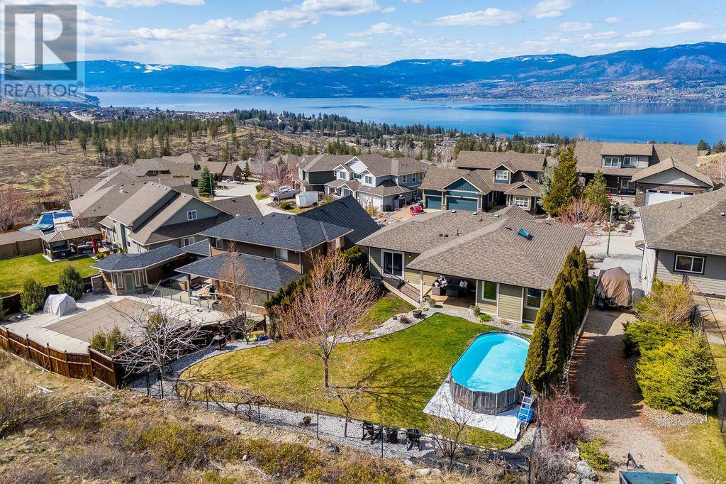 Photo de la propriété:  812 Kuipers Crescent  BC V1W 5C9 