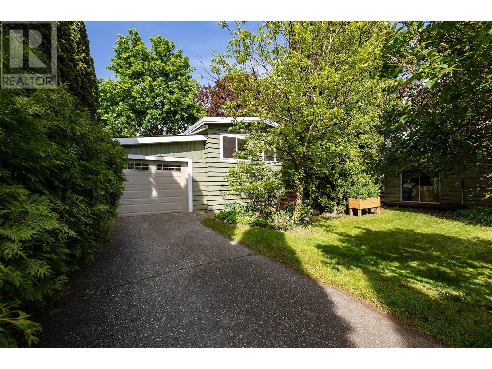 Photo de la propriété: 4701 75 Avenue Northeast BC V0E 1K0