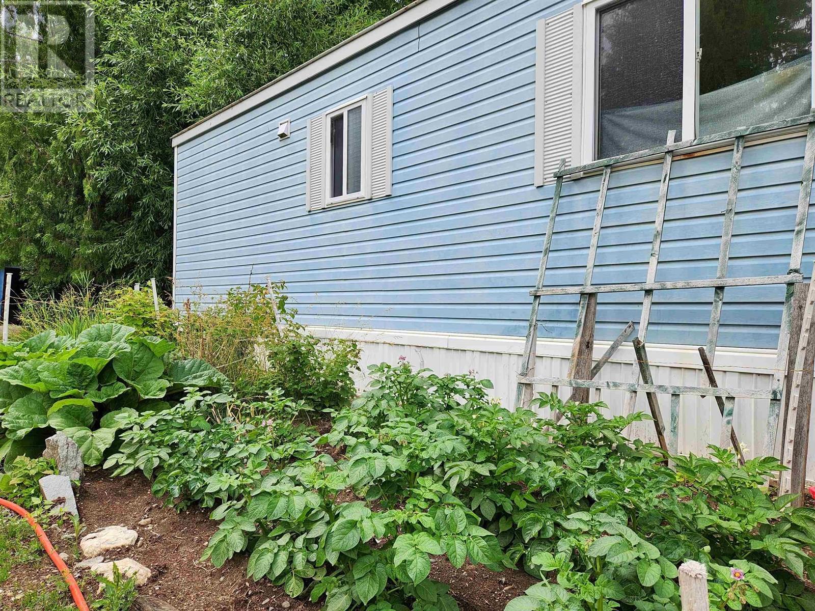 Property Photo: 3072 Yendryas Road BC V2J 6K5