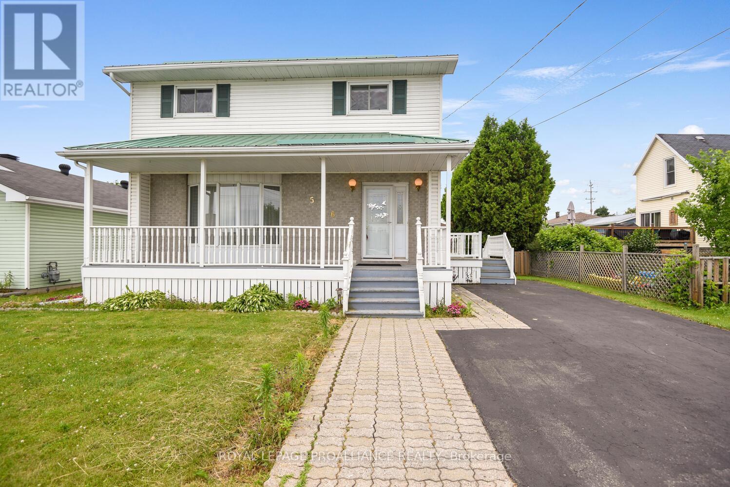 Property Photo:  556 Middle Street  ON K0E 1E0 
