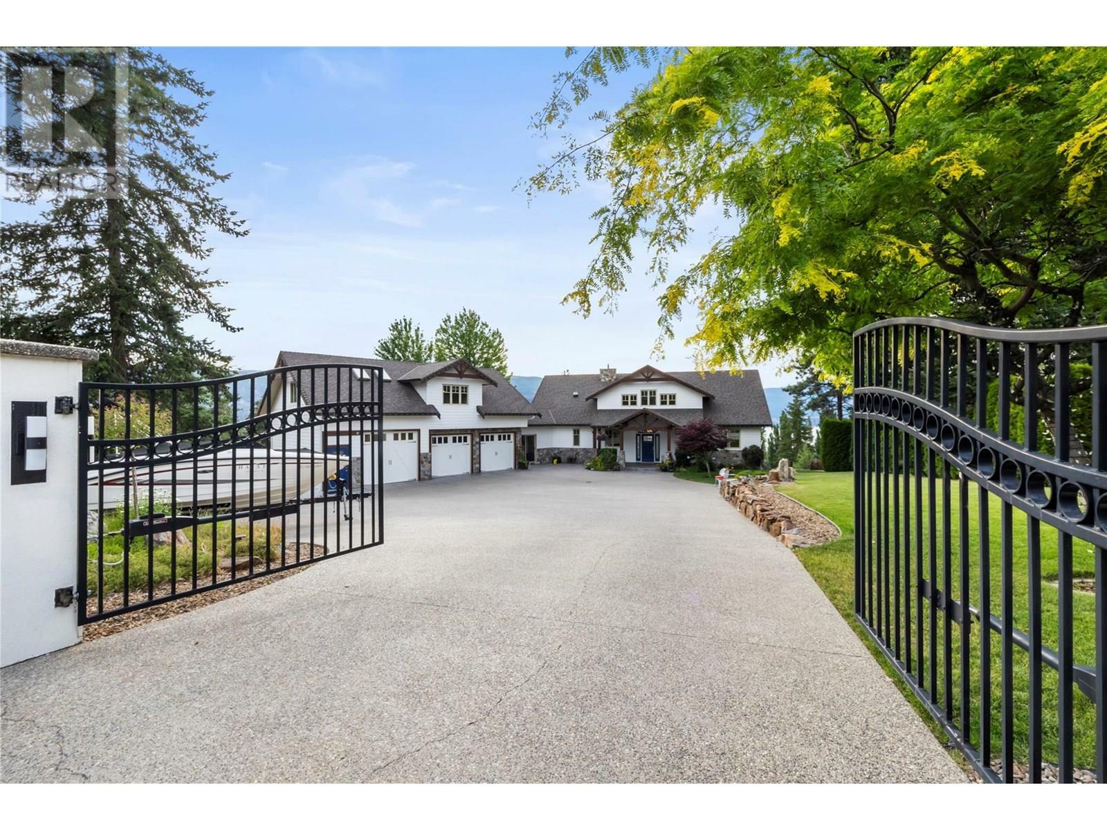 Property Photo: 1948 Davidson Road BC V4V 1J8