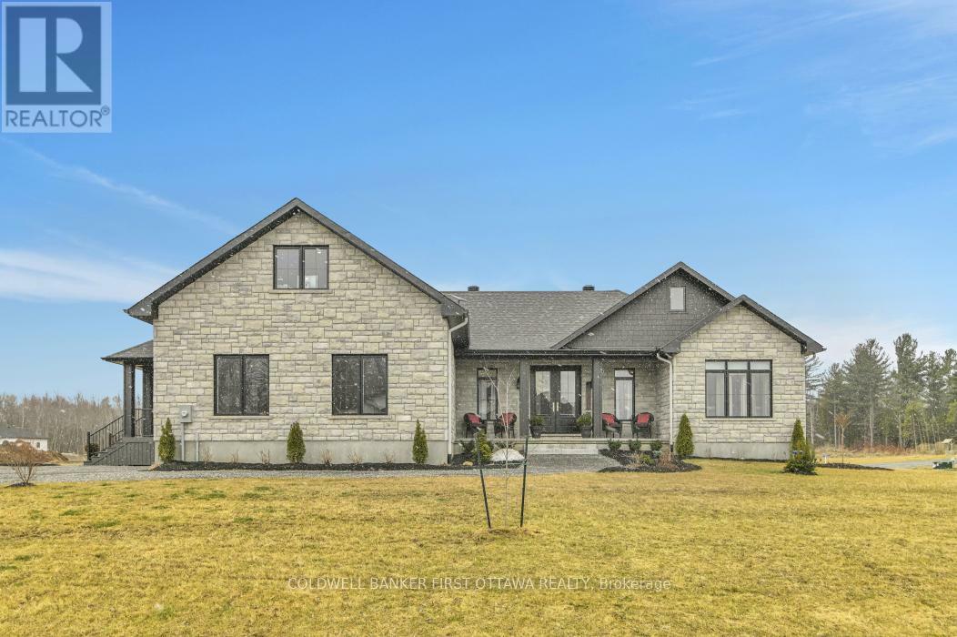 Property Photo:  1684 Trizisky Street  ON K0E 1S0 