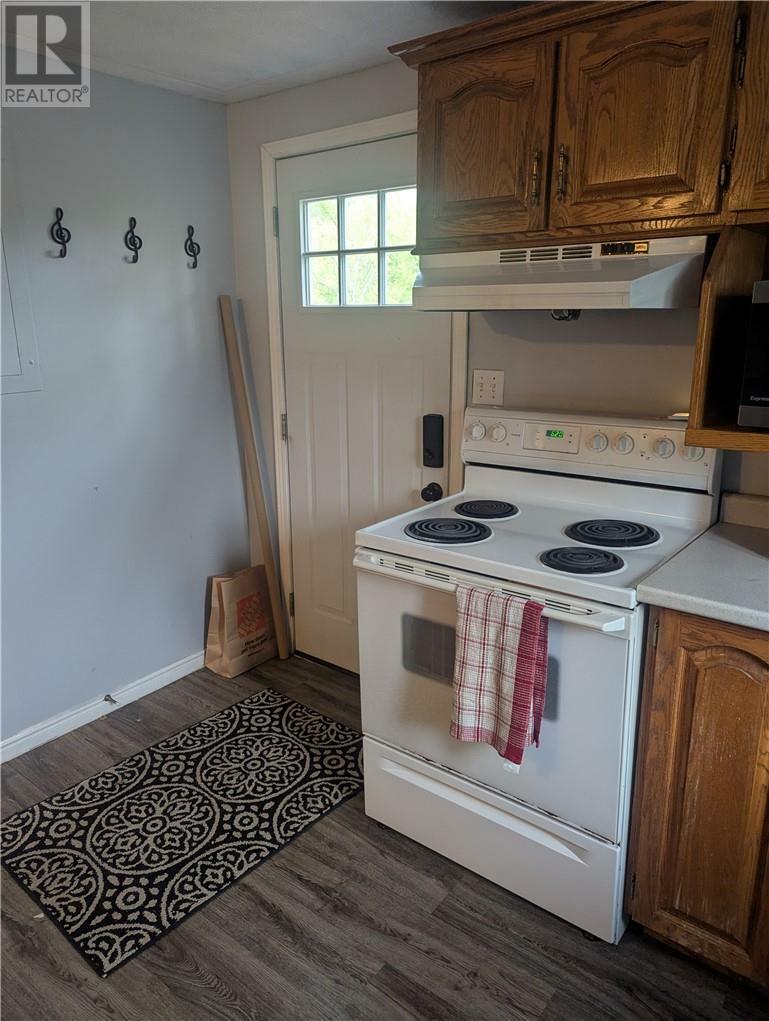 Property Photo:  455 Tedman Avenue Unit# Upper  ON P3C 5A8 