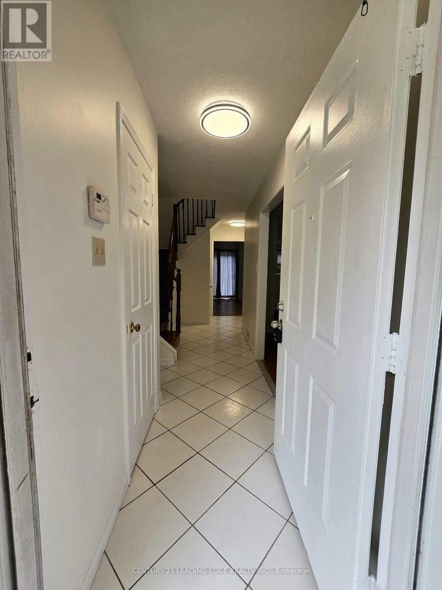 Property Photo: 1592 Marshcourt Drive Main ON L1V 6G3