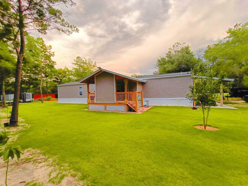 Property Photo:  538 Majestic Boulevard  FL 32433 