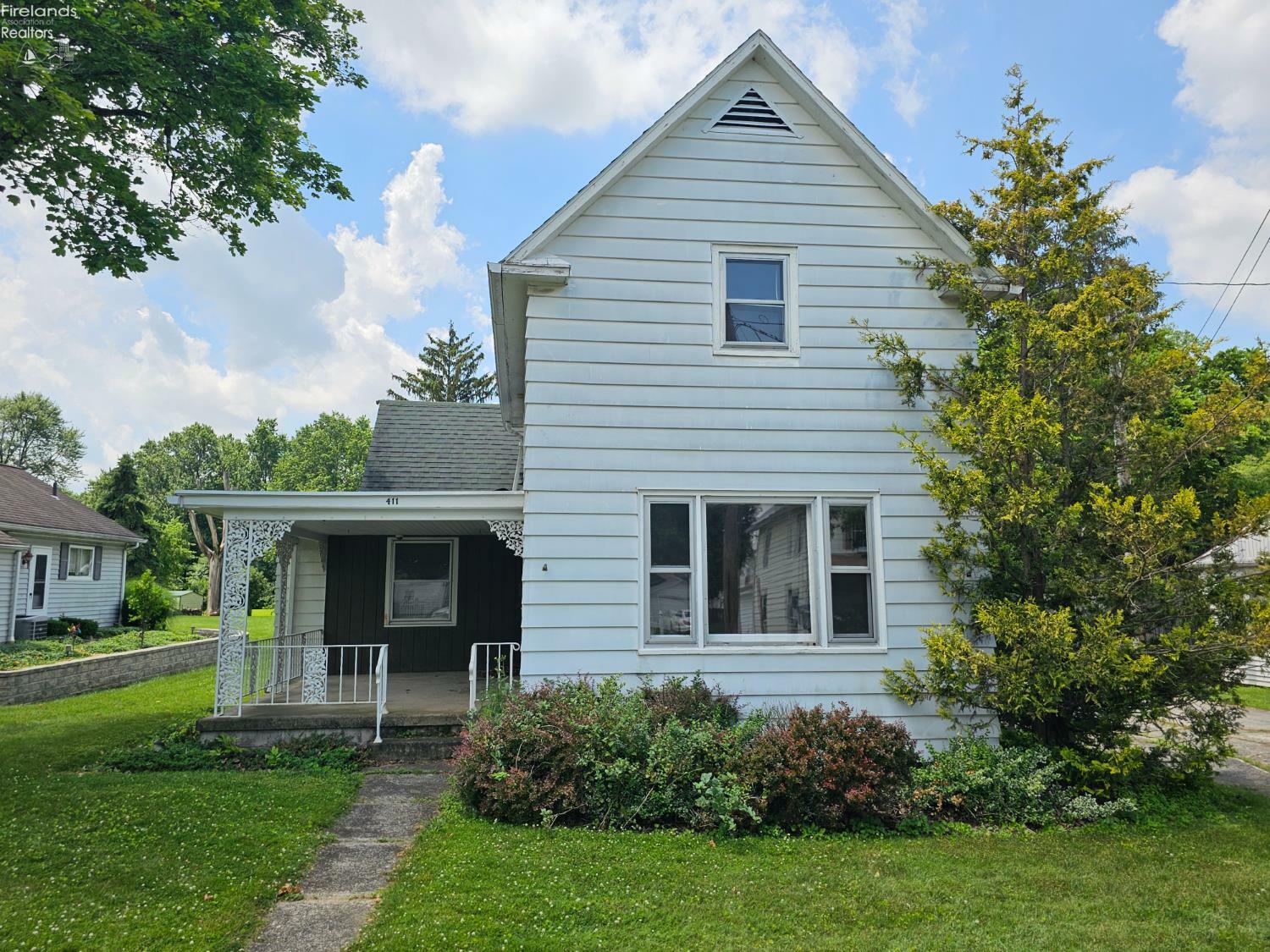 Property Photo: 411 N Mulberry Street OH 43410