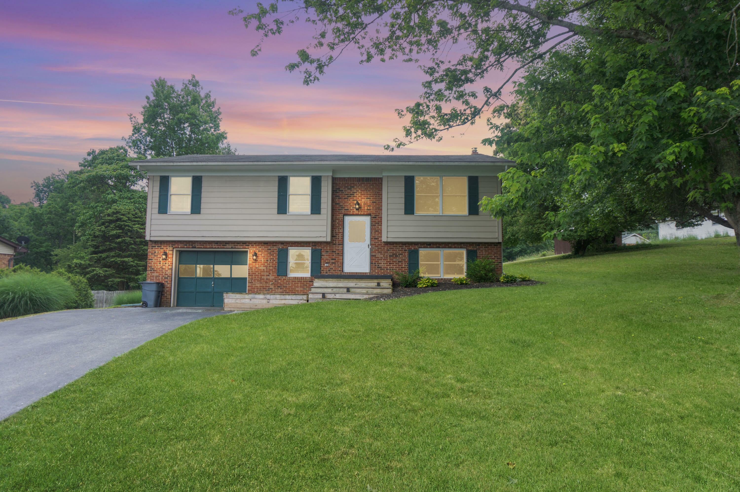 180 Longview Estates  Maxwelton WV 24957 photo