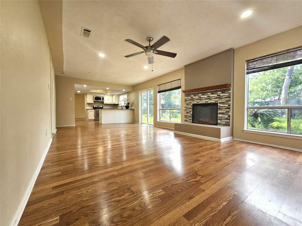 Property Photo: 8622 Quail Burg Lane TX 77489