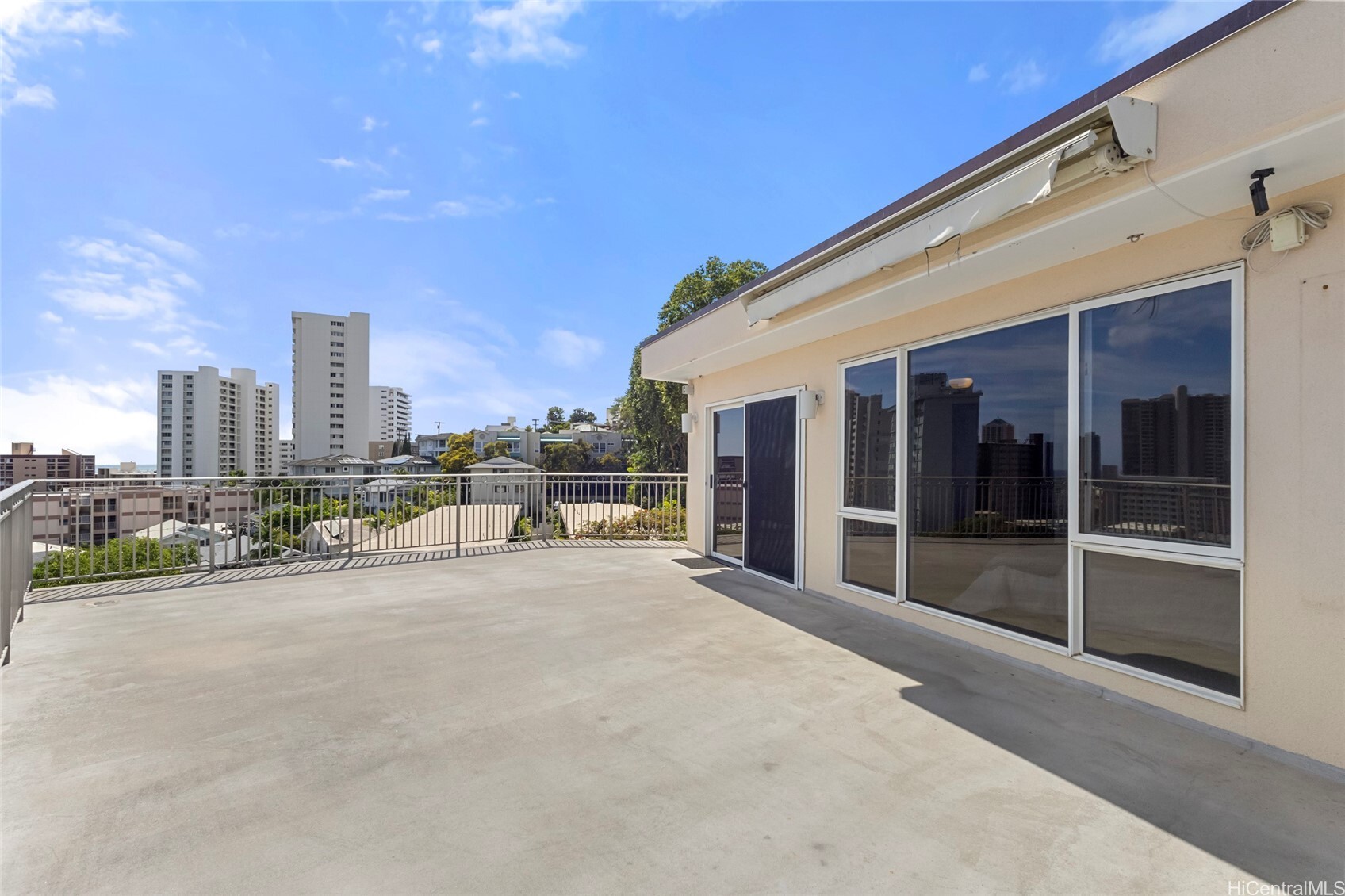 Property Photo: 1020 Spencer Street 6 HI 96822