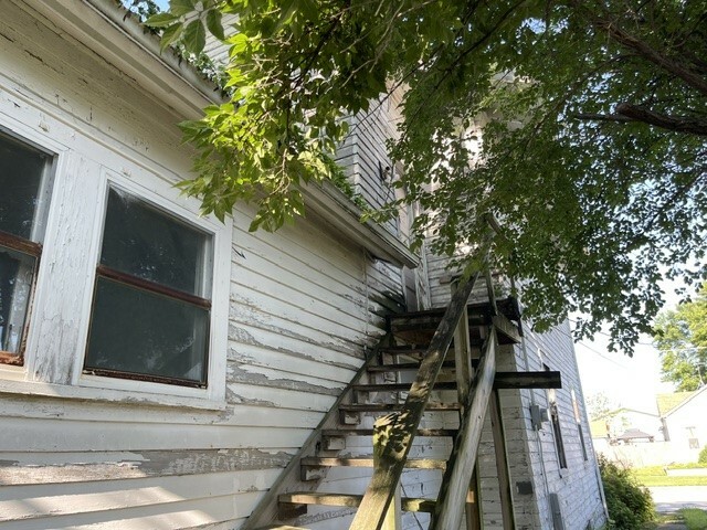 Property Photo:  119 N Park Street  IA 50213 