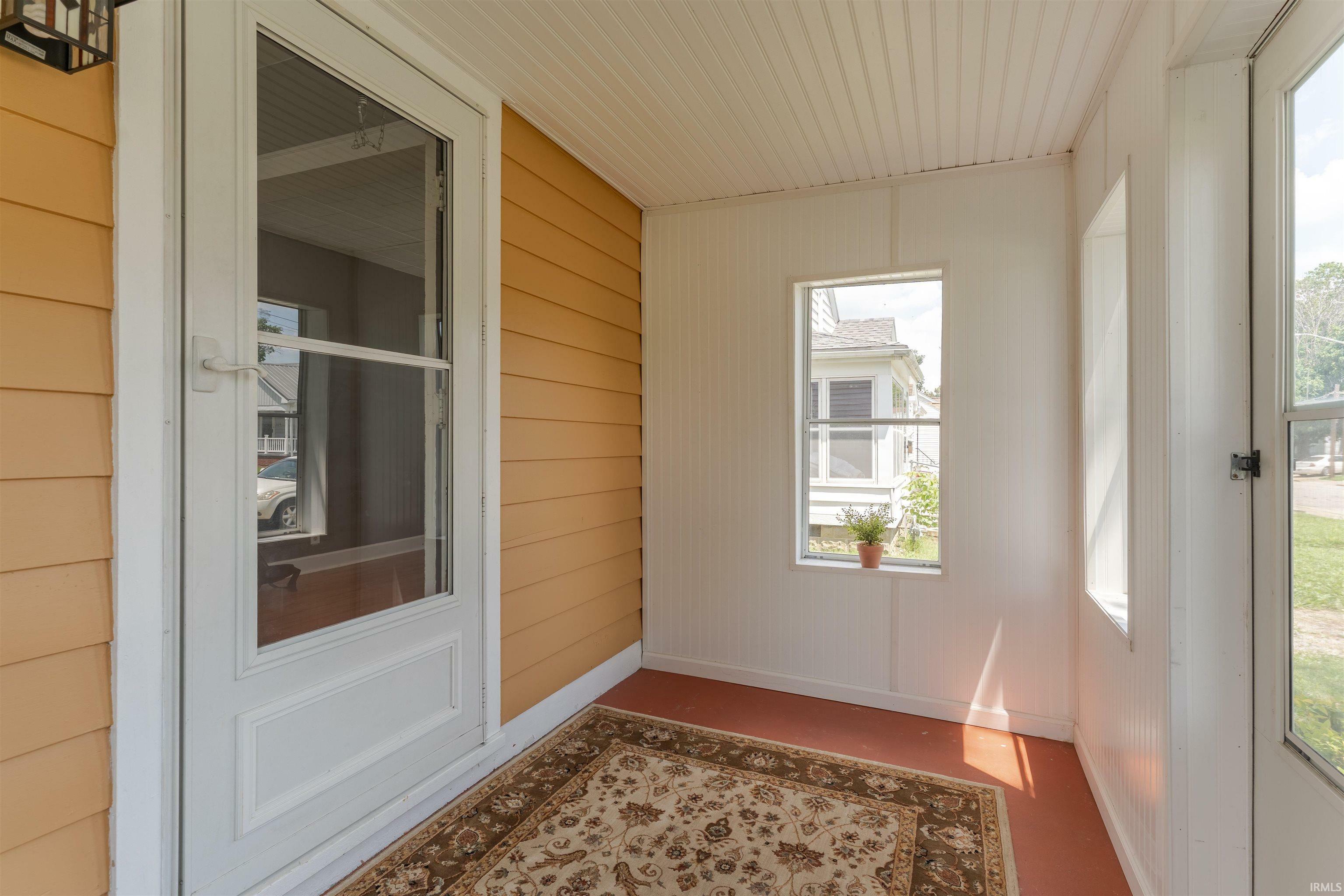Property Photo: 2520 N Governor Street IN 47711