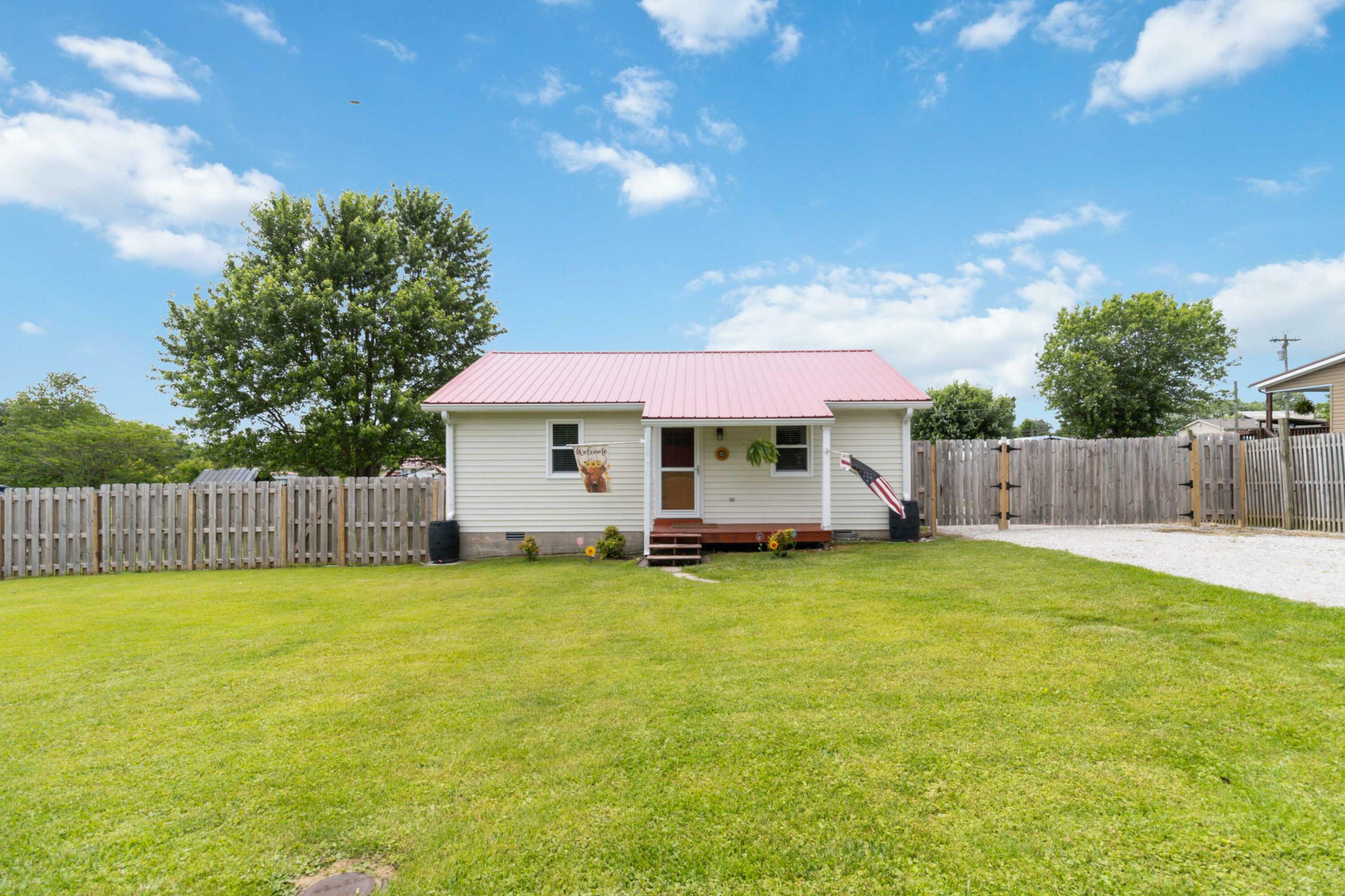 Property Photo: 1821 West Hwy 618 KY 40419