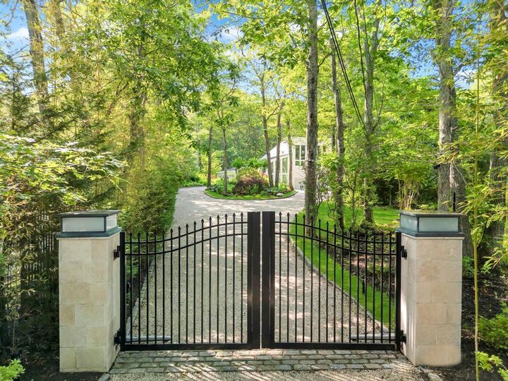 Property Photo:  2222 Noyack Road  NY 11963 
