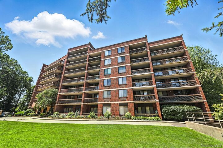 Property Photo: 1374 Midland Avenue Ph9 NY 10708