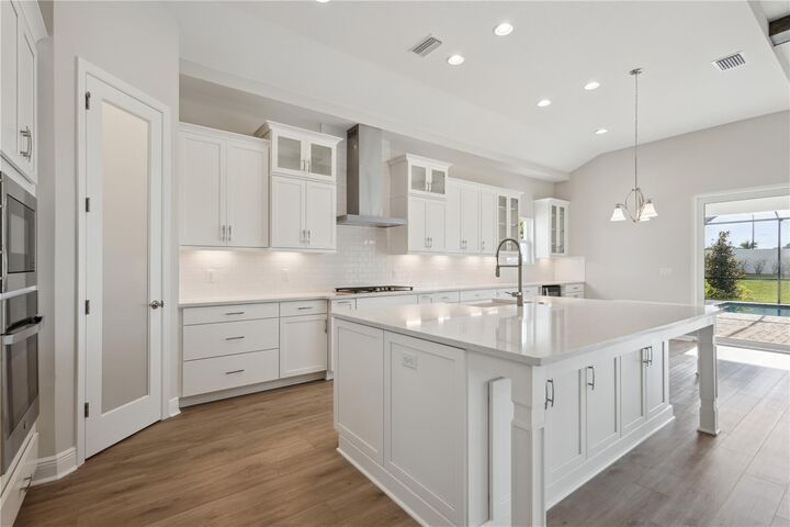 Property Photo: 11622 Gleaming Terrace FL 34293