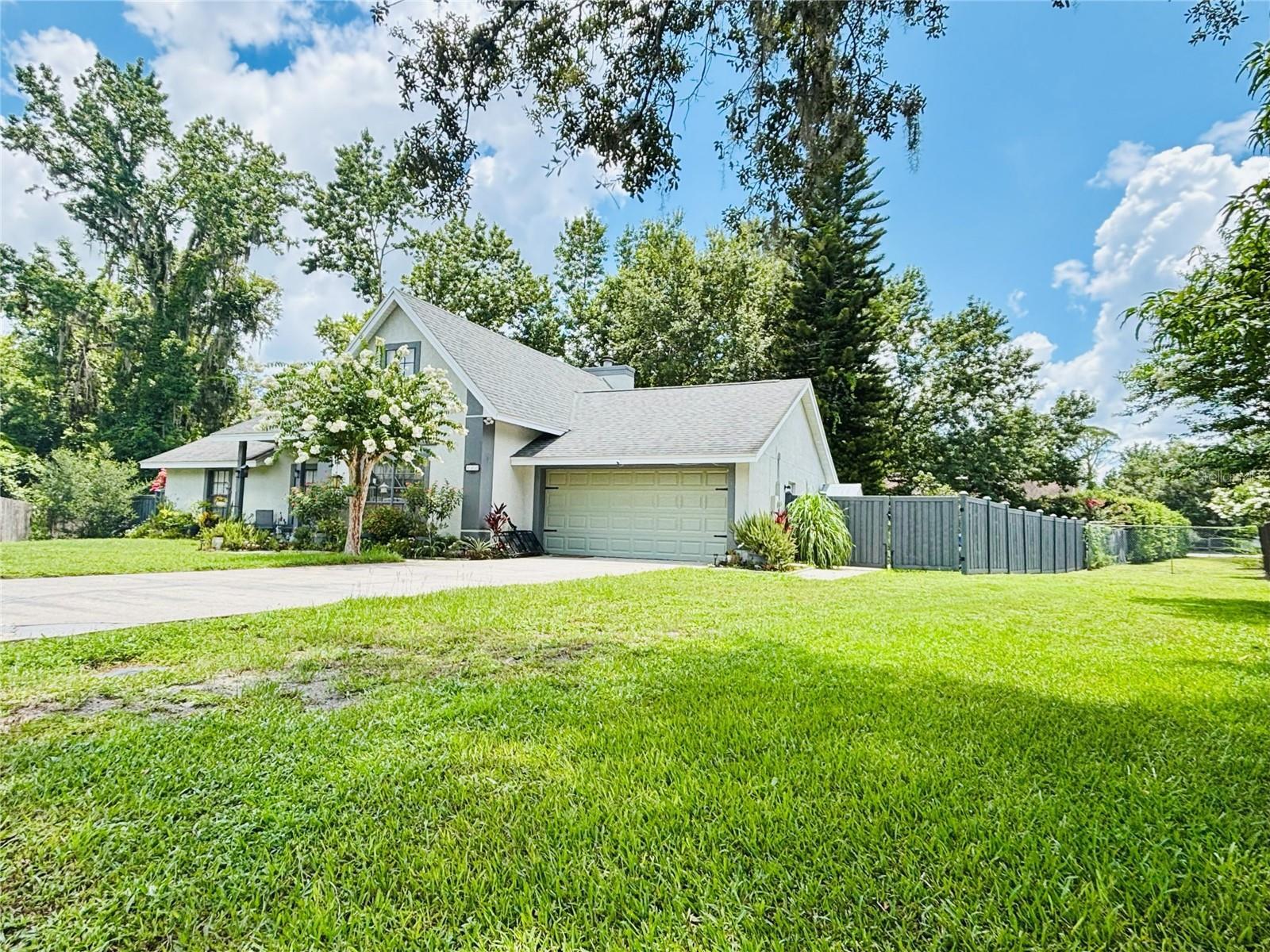 Property Photo: 660 Neile Court FL 32765