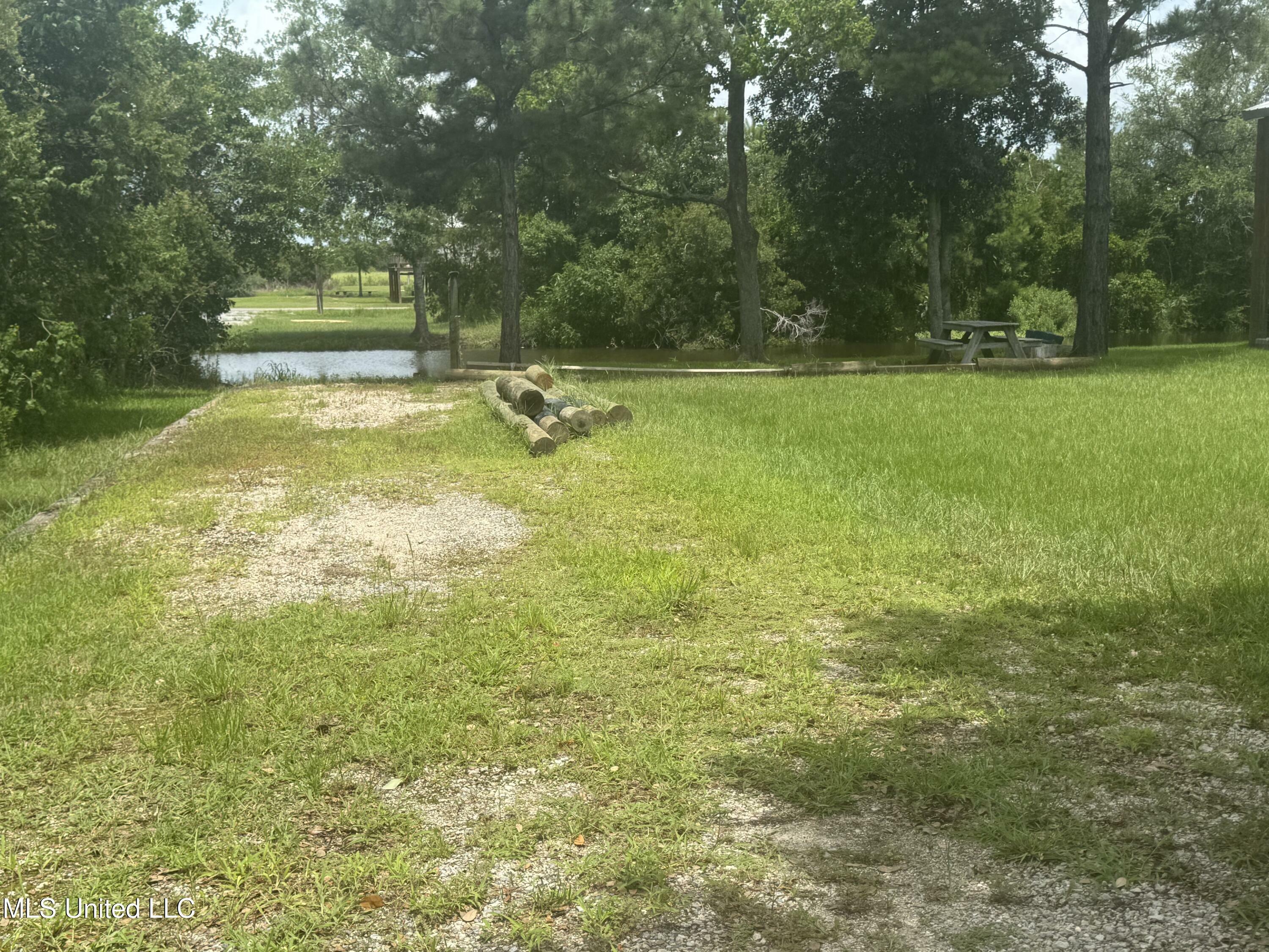 Property Photo:  843 Larkspur Lane  MS 39520 